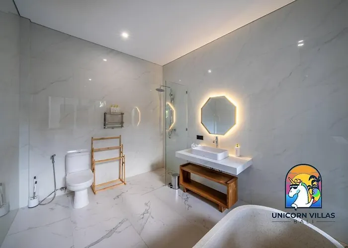 Soho 1 - By Unicorn Bali * 塞米亚克