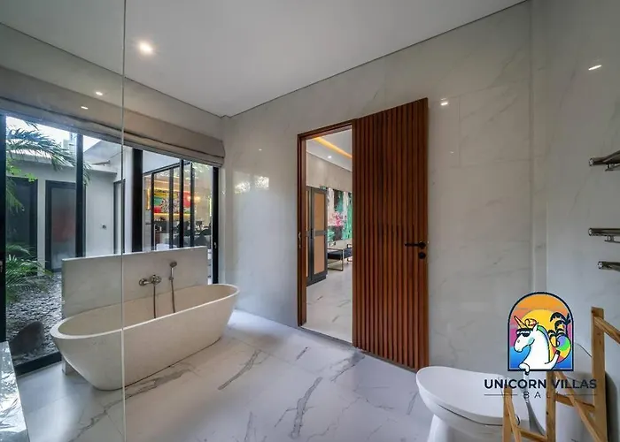 Soho 1 - By Unicorn Bali * 塞米亚克